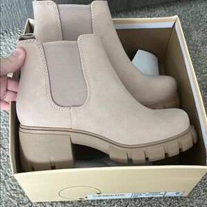 Women's Tan Ankle Boots size 7